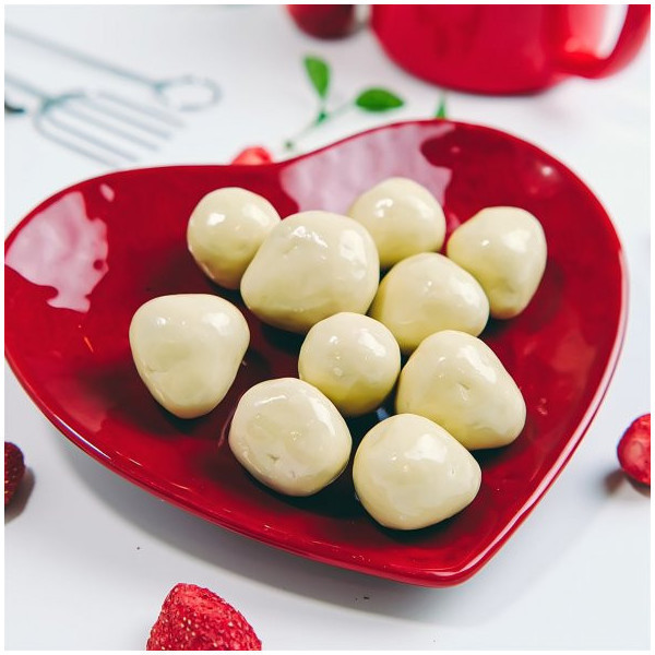 white-chocolate-covered-strawberry-dragee-250